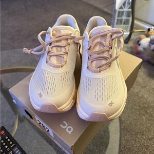 ON Running Women's Cream Sneakers